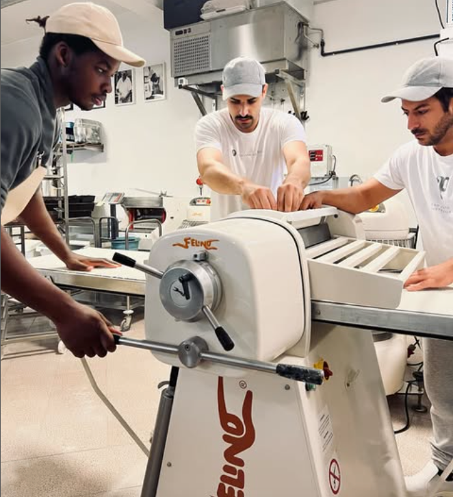 Pão com manteiga, equipamentos FELINO